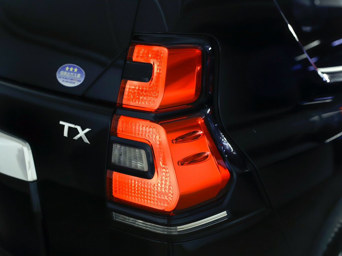 Toyota Land Cruiser Prado 2018 - фото автомобиля