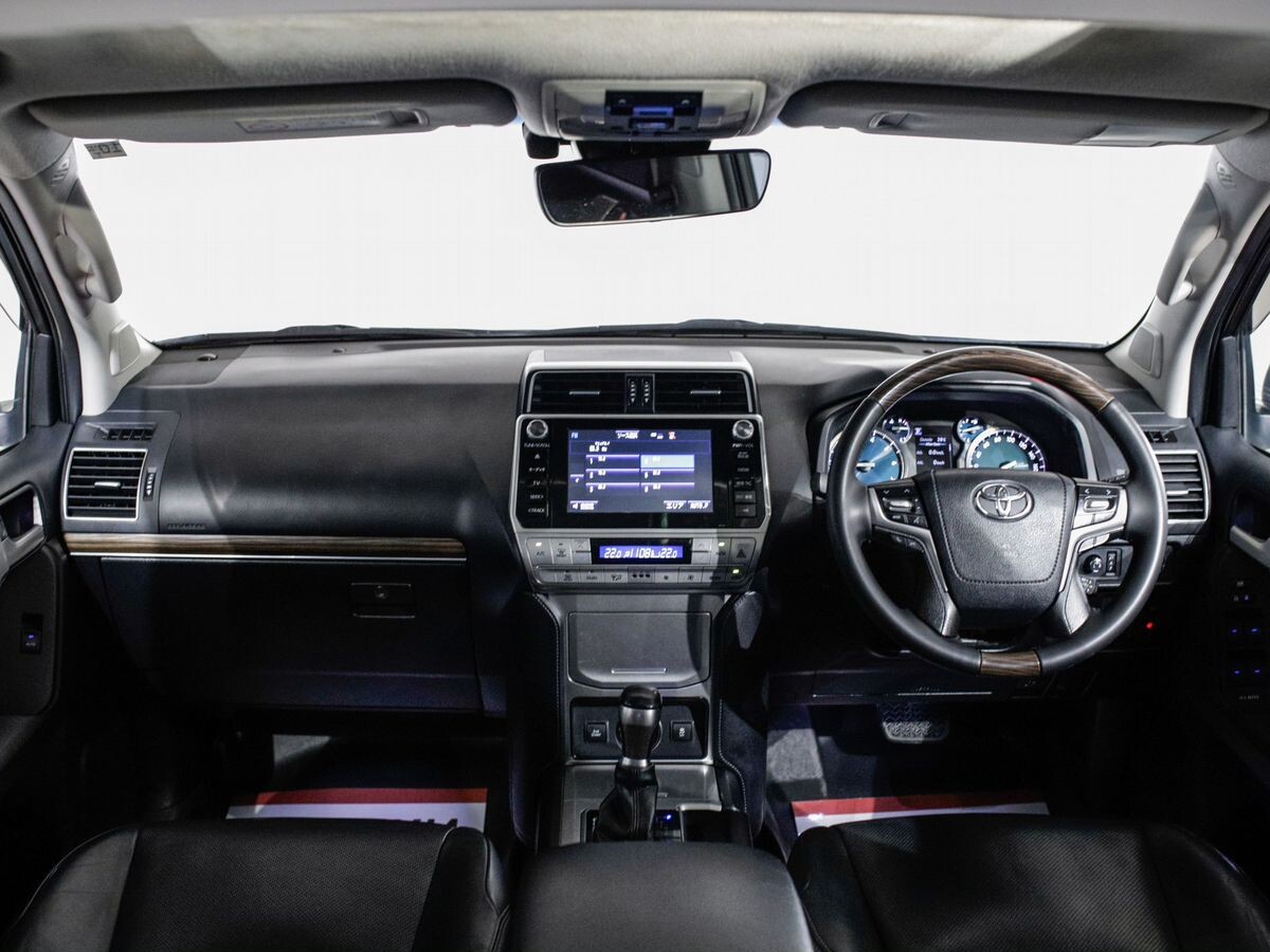 Toyota Land Cruiser Prado 2018 - фото автомобиля