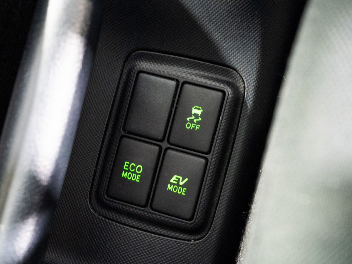 Toyota Aqua 2015 - фото автомобиля