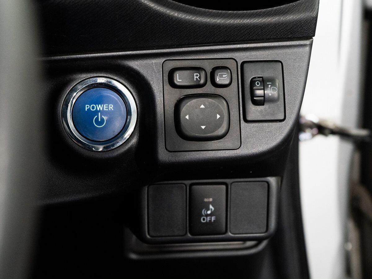 Toyota Aqua 2015 - фото автомобиля