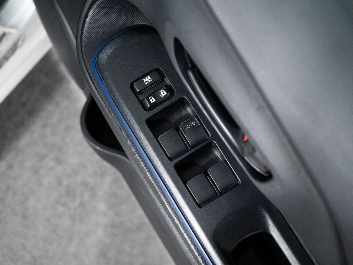 Toyota Aqua 2015 - фото автомобиля
