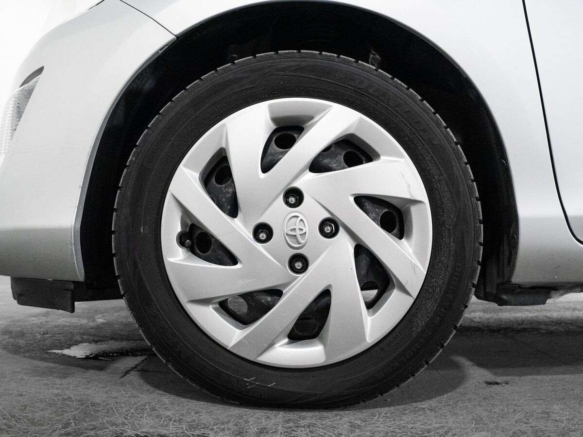 Toyota Aqua 2015 - фото автомобиля