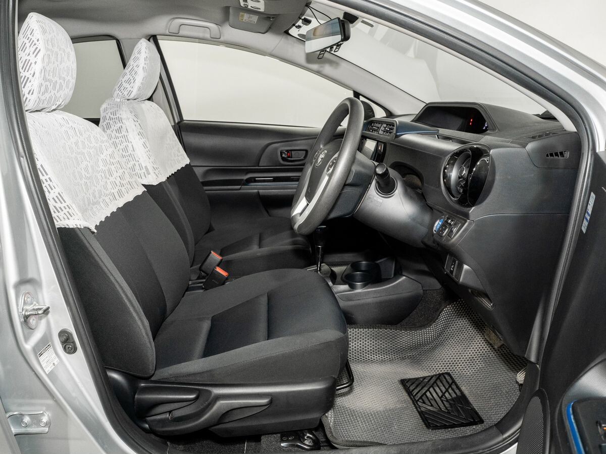 Toyota Aqua 2015 - фото автомобиля