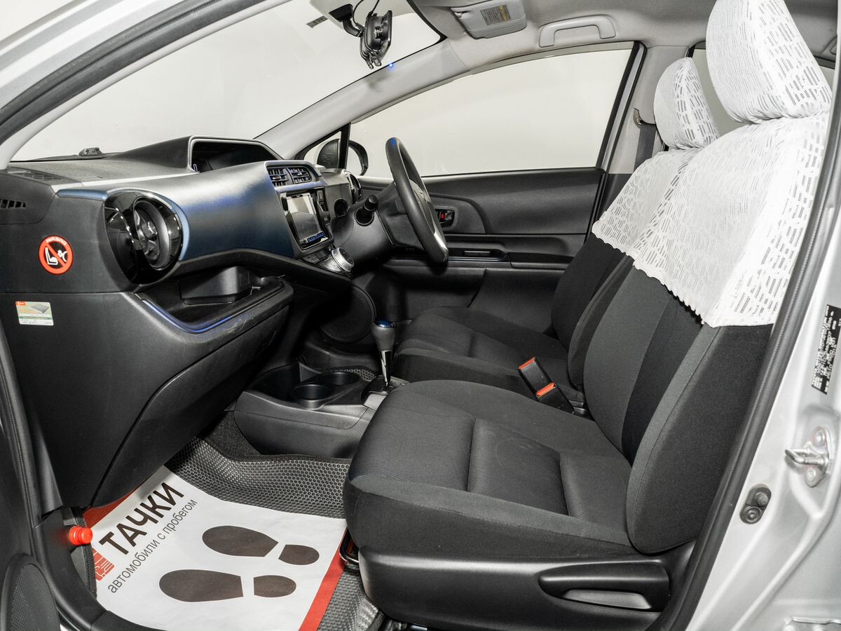 Toyota Aqua 2015 - фото автомобиля