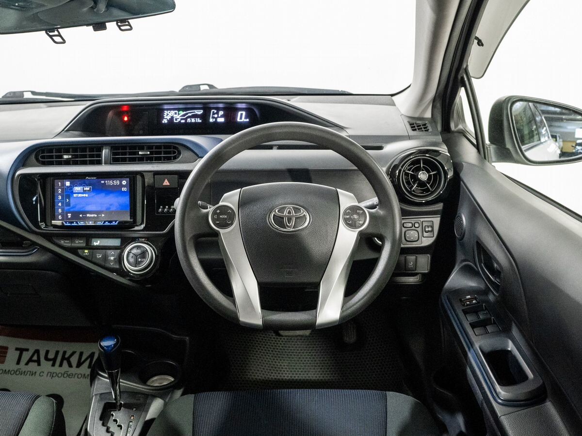 Toyota Aqua 2015 - фото автомобиля
