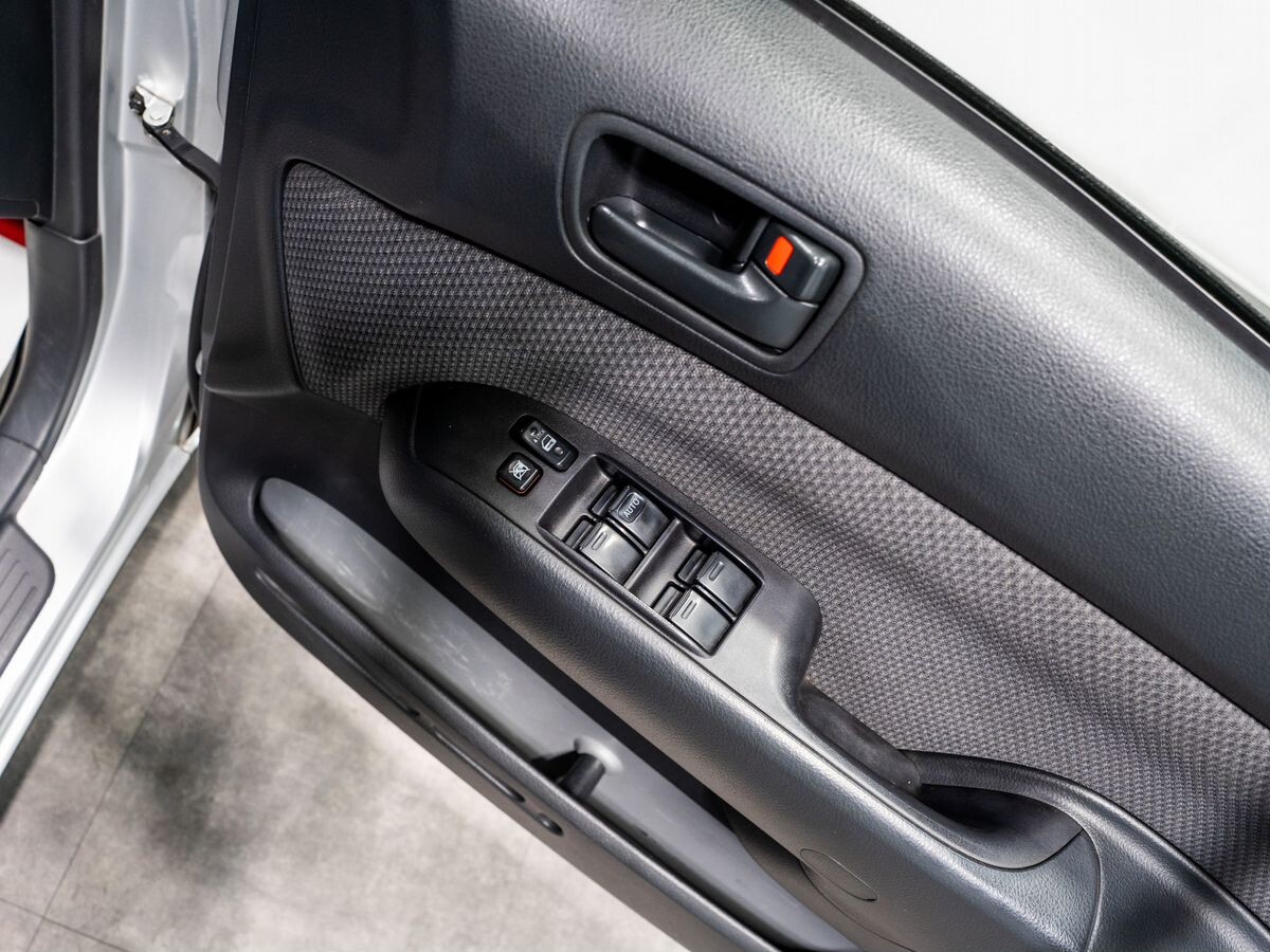 Toyota Succeed 2013 - фото автомобиля