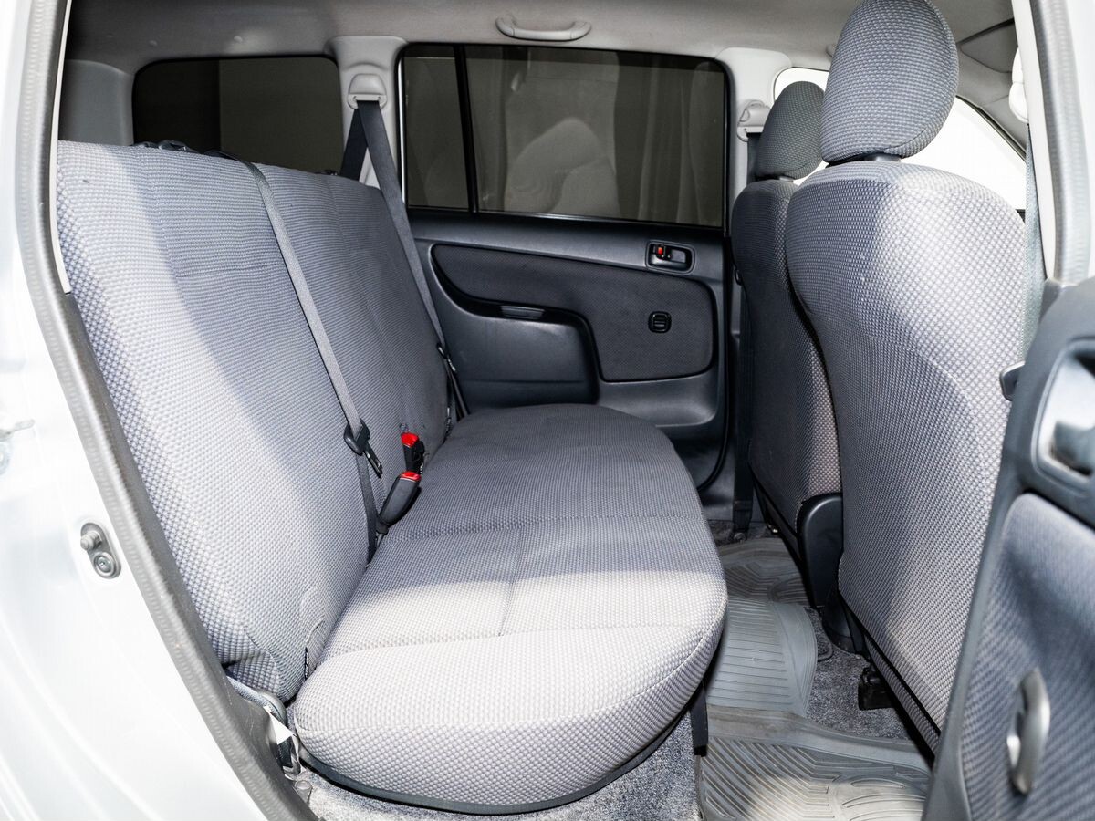 Toyota Succeed 2013 - фото автомобиля