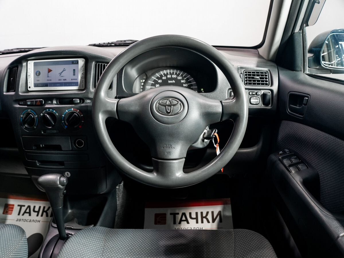 Toyota Succeed 2013 - фото автомобиля