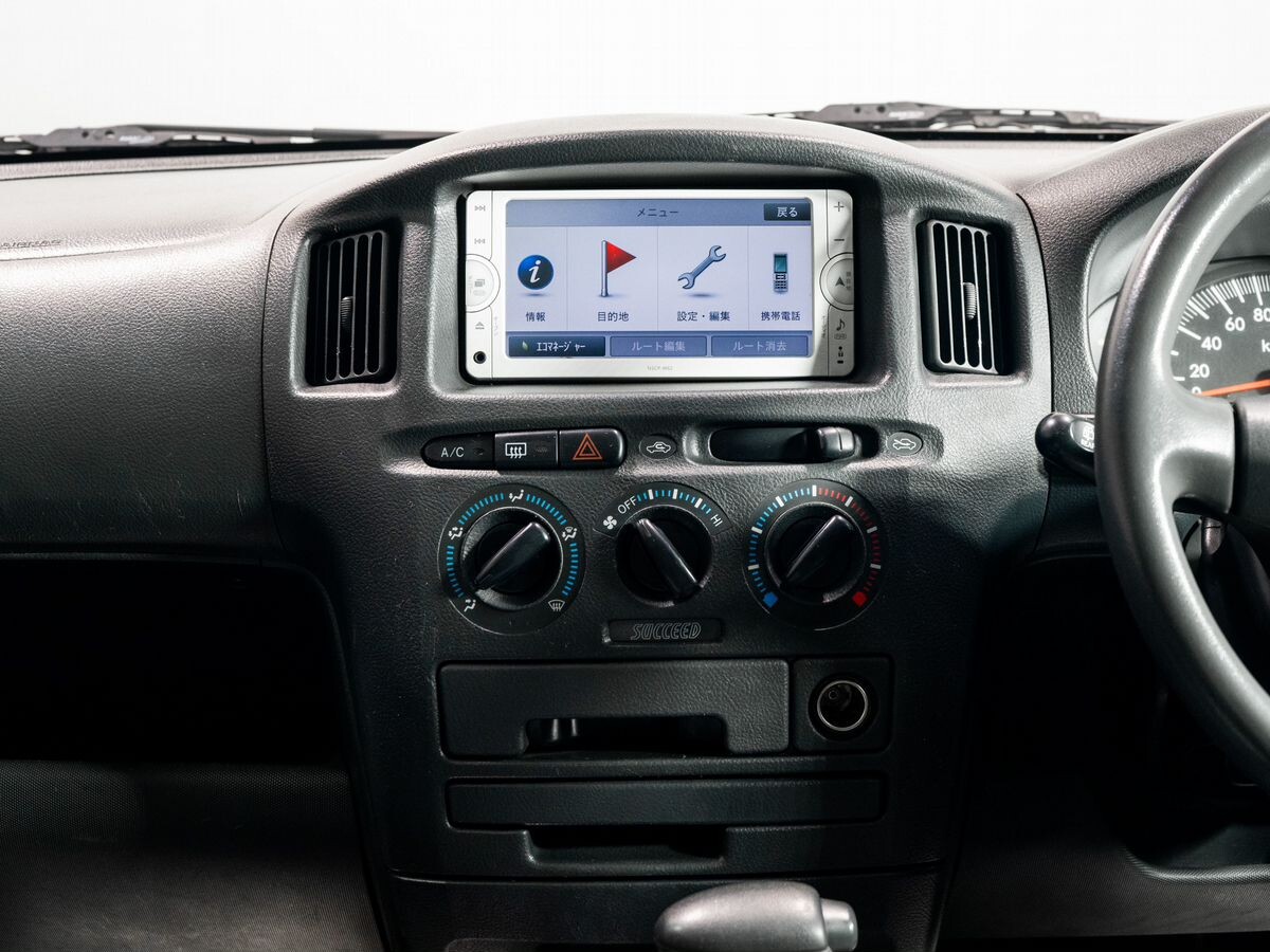 Toyota Succeed 2013 - фото автомобиля