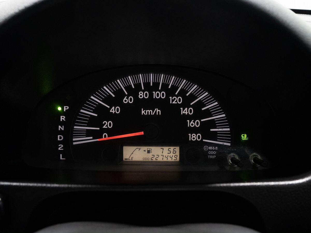 Toyota Succeed 2013 - фото автомобиля