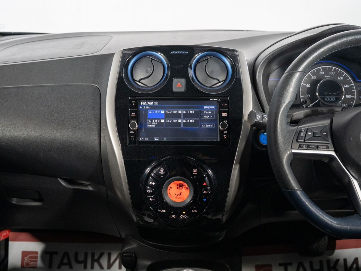 Nissan Note 2018 - фото автомобиля