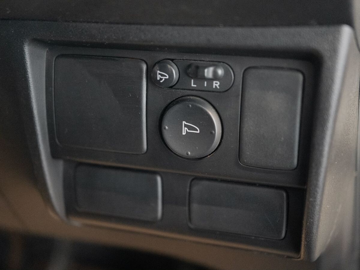Honda Freed Spike 2010 - фото автомобиля