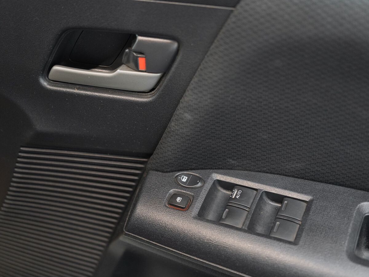 Honda Freed Spike 2010 - фото автомобиля