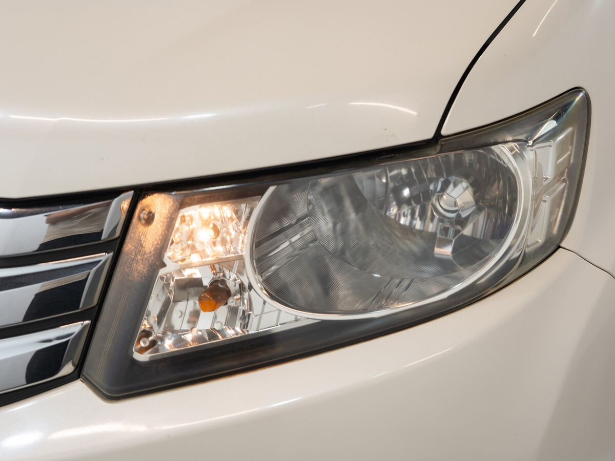 Honda Freed Spike 2010 - фото автомобиля