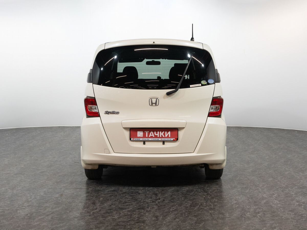 Honda Freed Spike 2010 - фото автомобиля