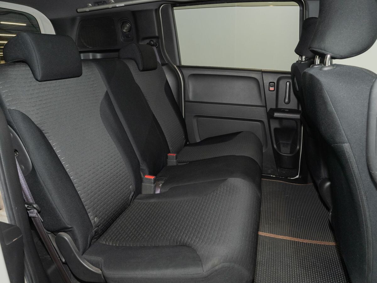 Honda Freed Spike 2010 - фото автомобиля