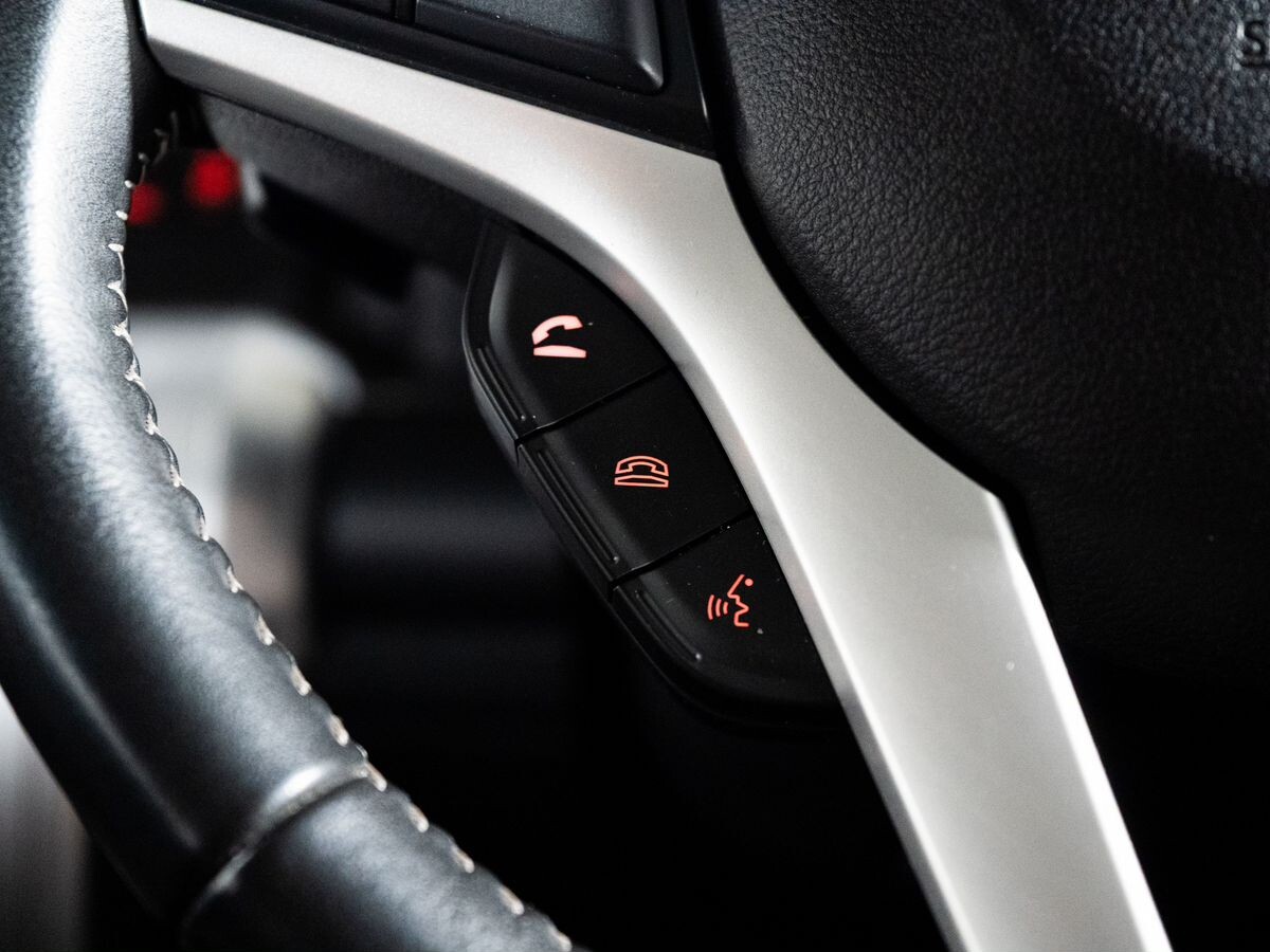 Suzuki Xbee 2021 - фото автомобиля