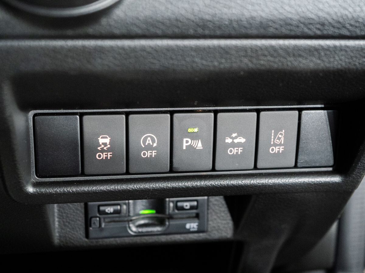 Suzuki Xbee 2021 - фото автомобиля