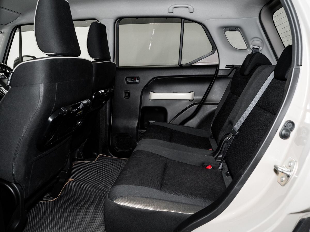 Suzuki Xbee 2021 - фото автомобиля
