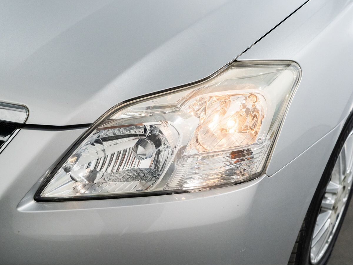 Toyota Premio 2010 - фото автомобиля