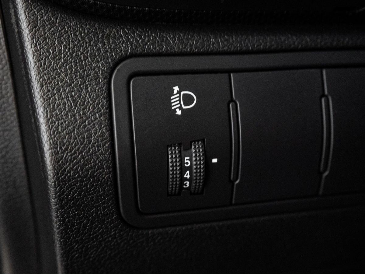 Hyundai Solaris 2011 - фото автомобиля