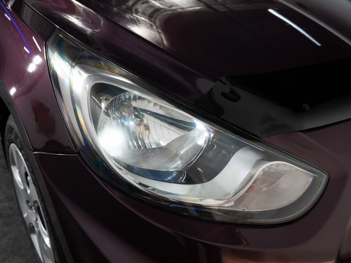 Hyundai Solaris 2011 - фото автомобиля