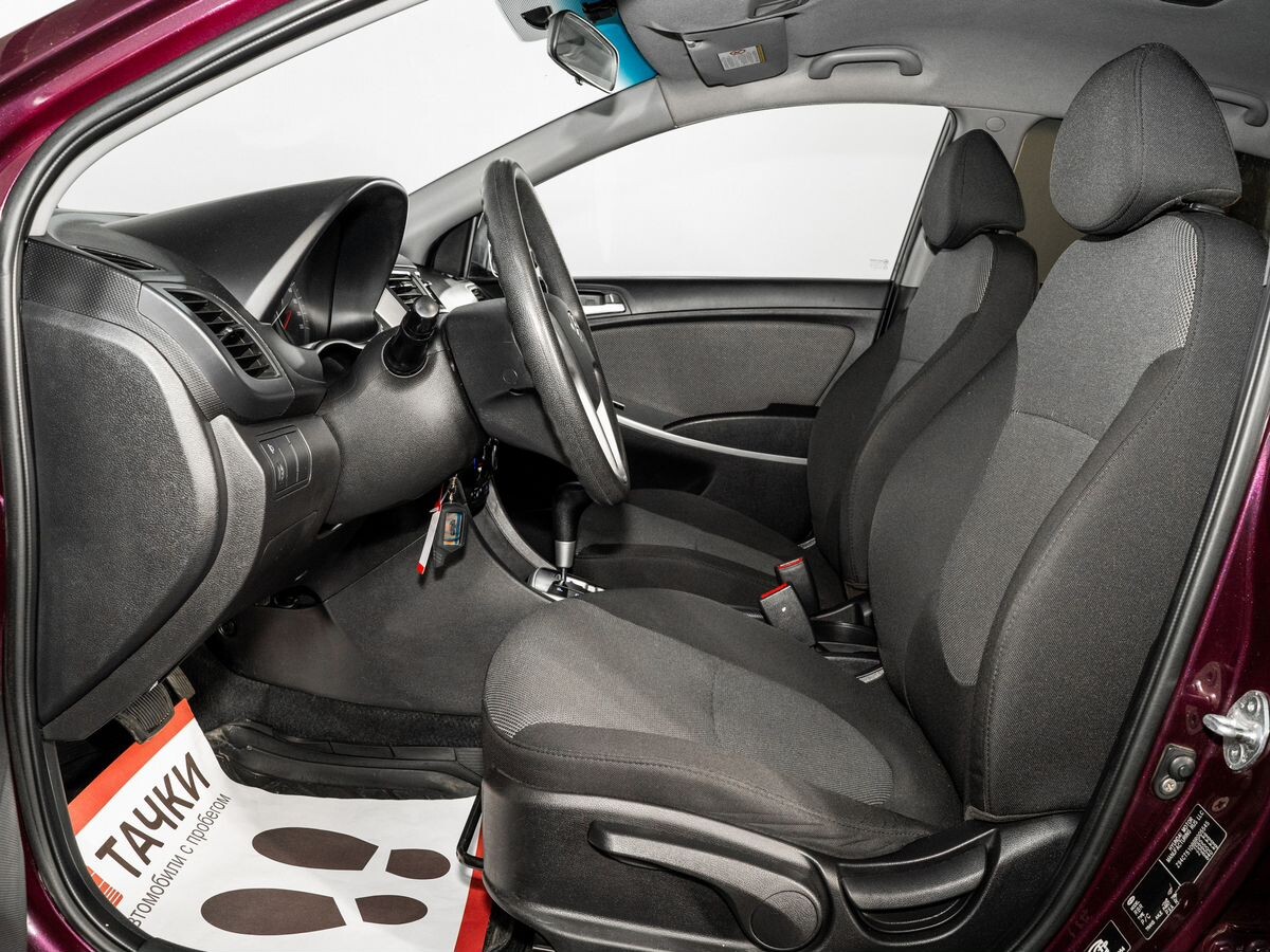 Hyundai Solaris 2011 - фото автомобиля