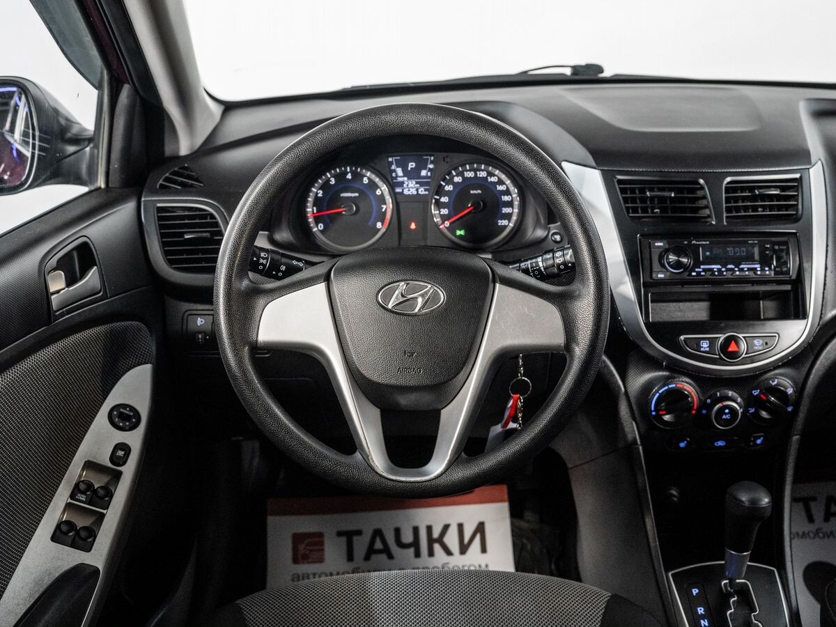 Hyundai Solaris 2011 - фото автомобиля