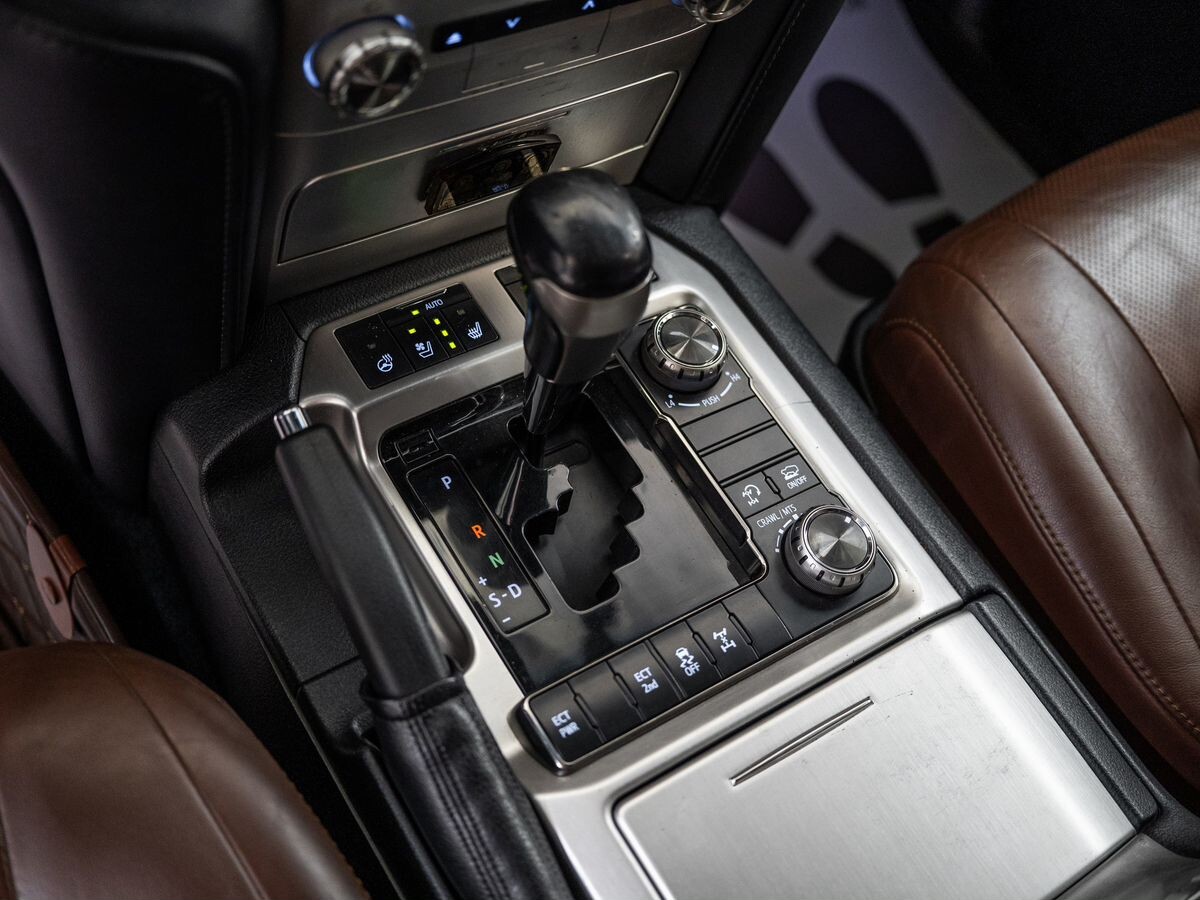 Toyota Land Cruiser 2015 - фото автомобиля