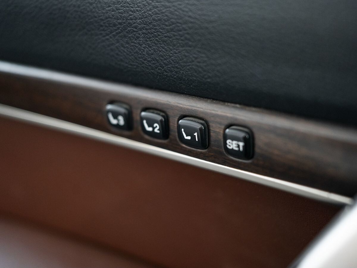 Toyota Land Cruiser 2015 - фото автомобиля