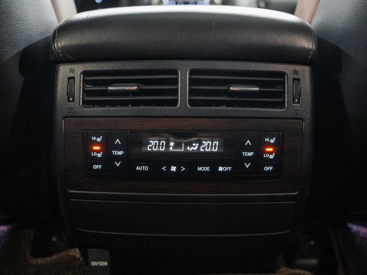 Toyota Land Cruiser 2015 - фото автомобиля