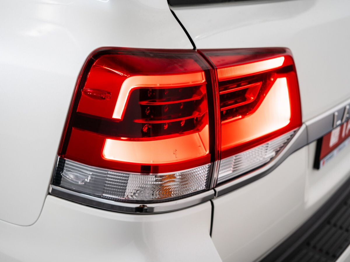 Toyota Land Cruiser 2015 - фото автомобиля