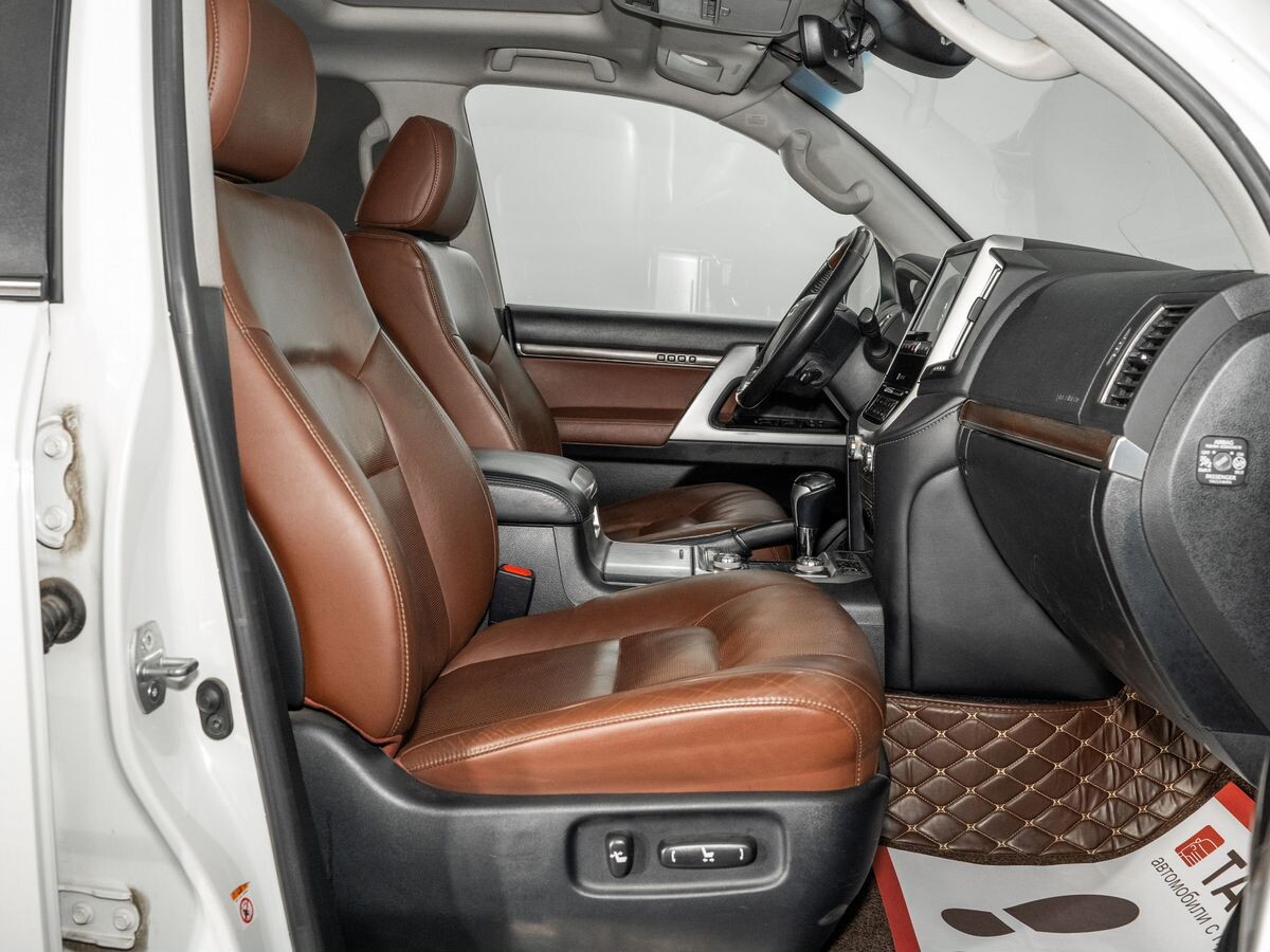 Toyota Land Cruiser 2015 - фото автомобиля