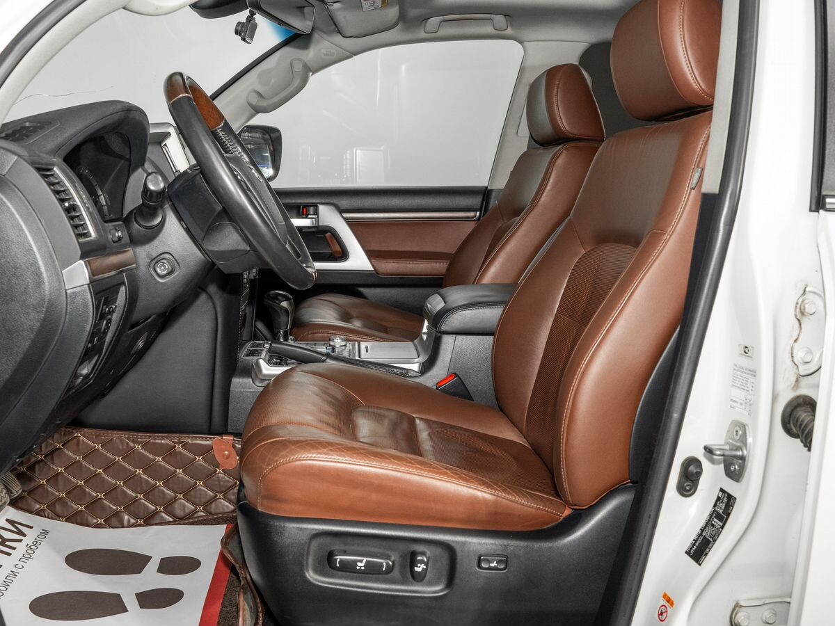 Toyota Land Cruiser 2015 - фото автомобиля