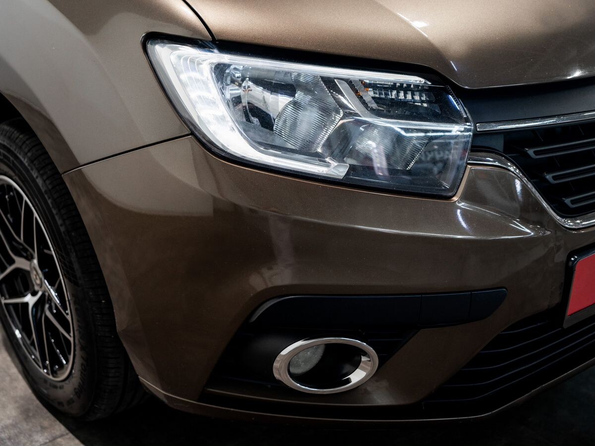 Renault Logan 2018 - фото автомобиля