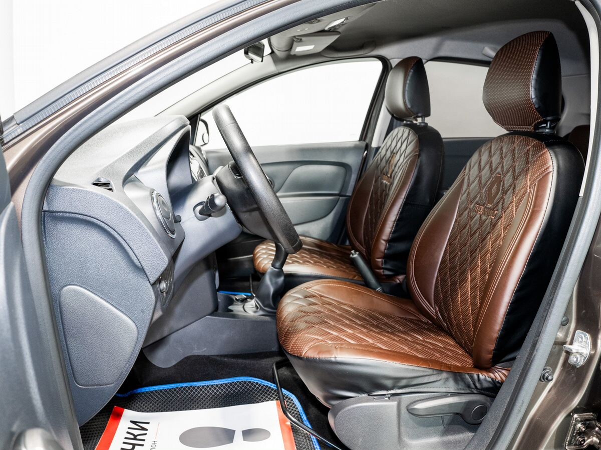 Renault Logan 2018 - фото автомобиля