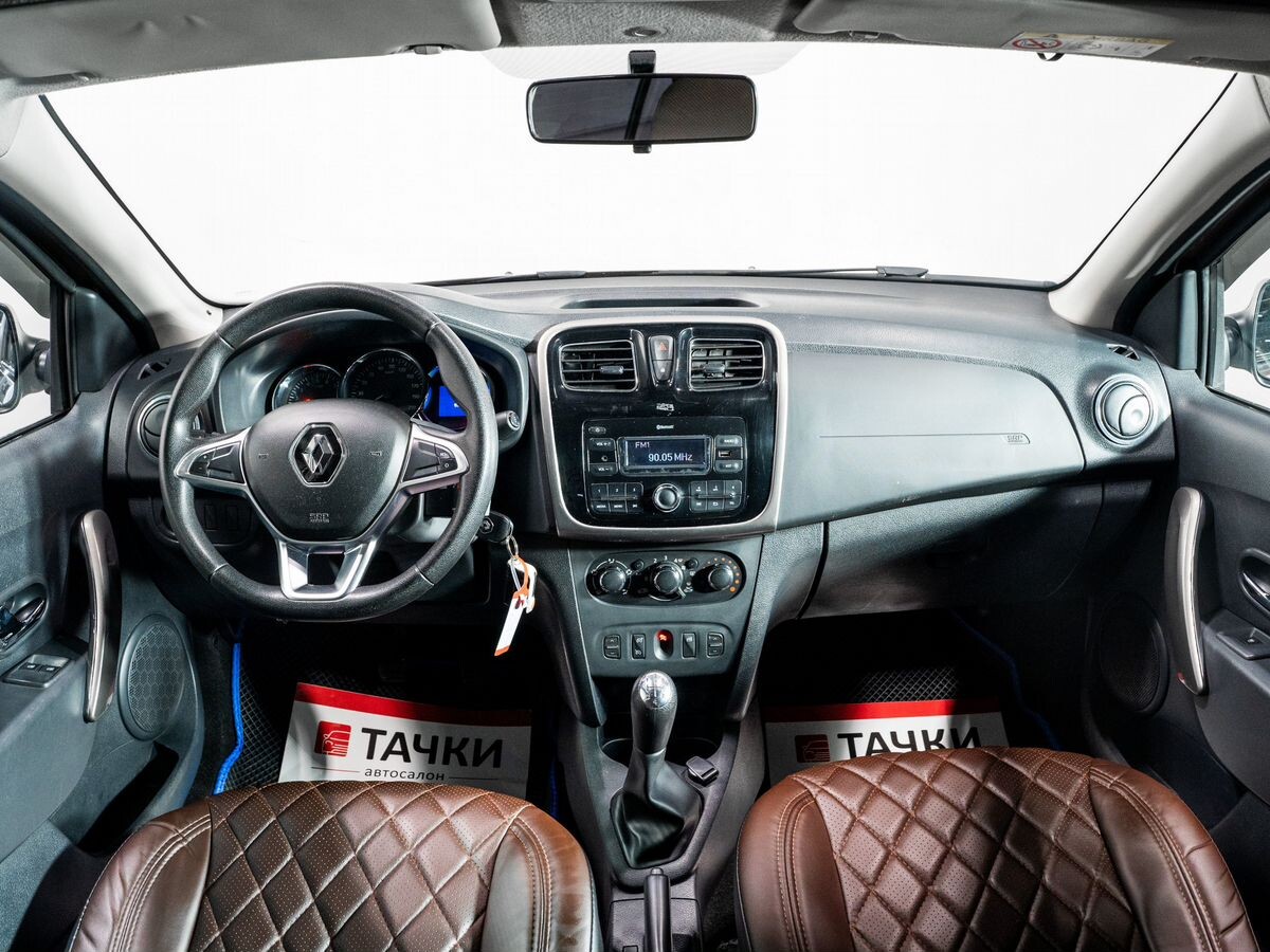 Renault Logan 2018 - фото автомобиля
