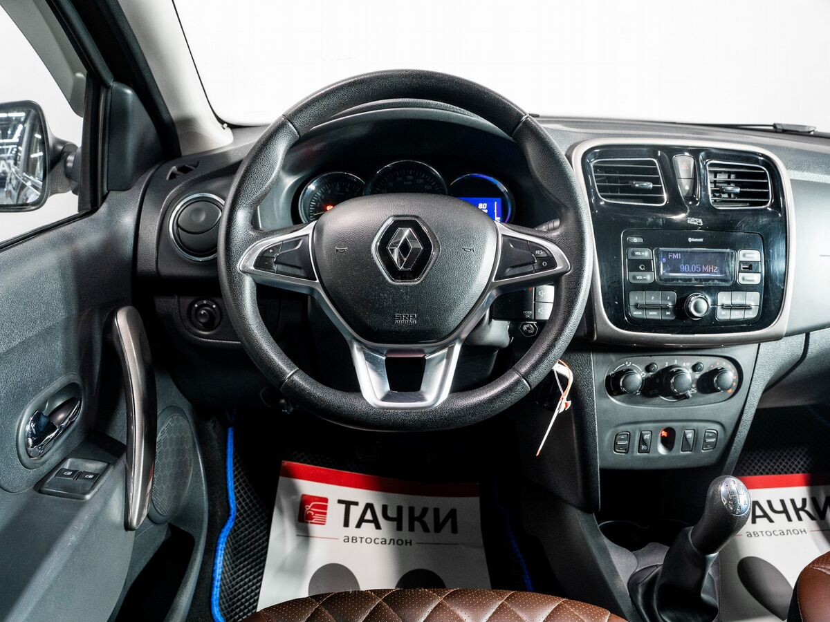 Renault Logan 2018 - фото автомобиля