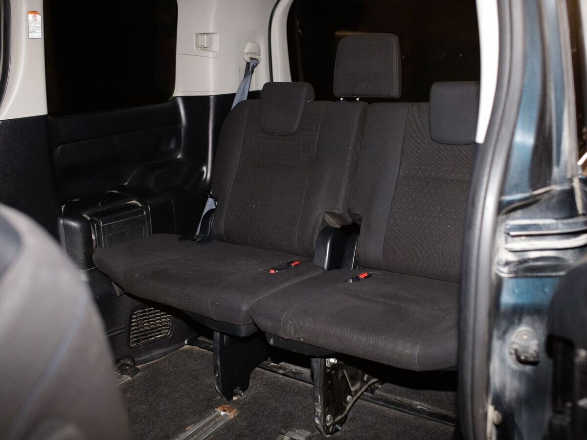 Toyota Voxy 2014 - фото автомобиля