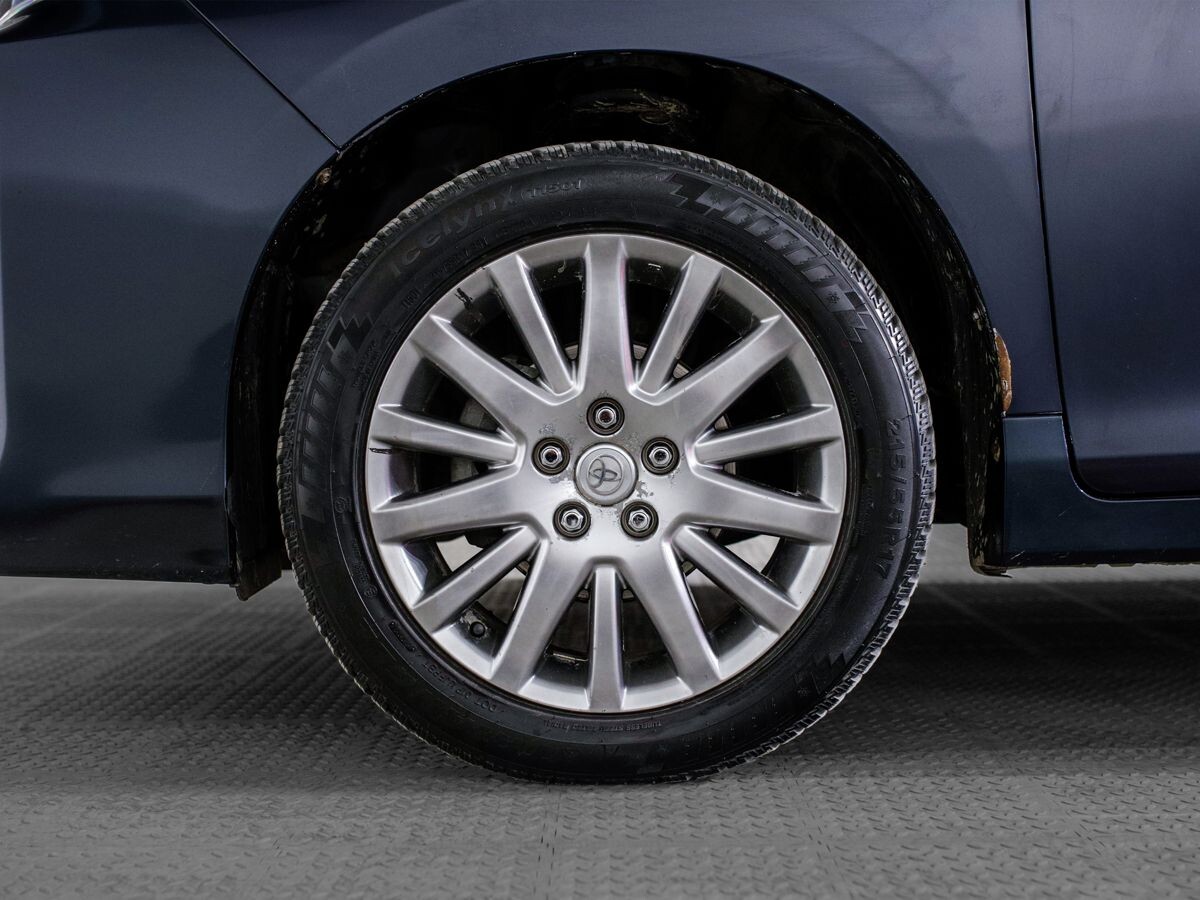 Toyota Voxy 2014 - фото автомобиля
