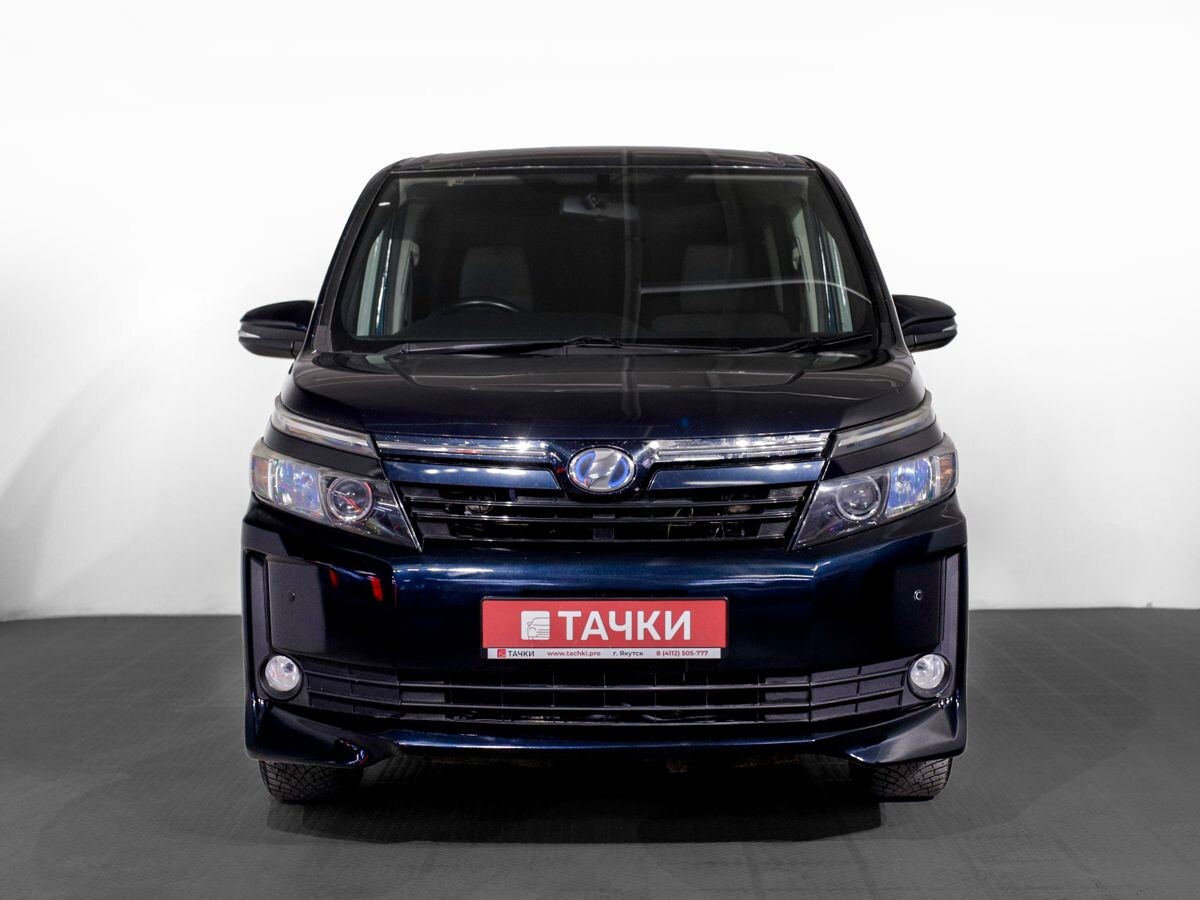 Toyota Voxy 2014 - фото автомобиля