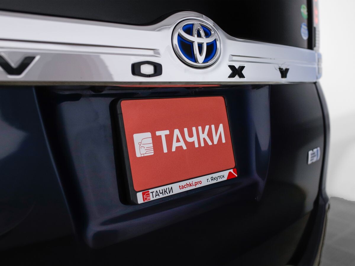 Toyota Voxy 2014 - фото автомобиля