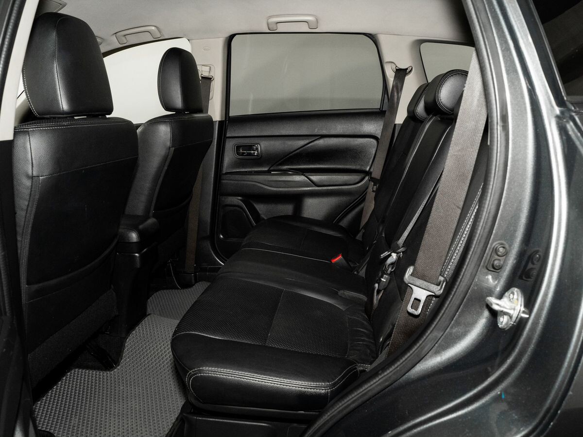 Mitsubishi Outlander 2015 - фото автомобиля