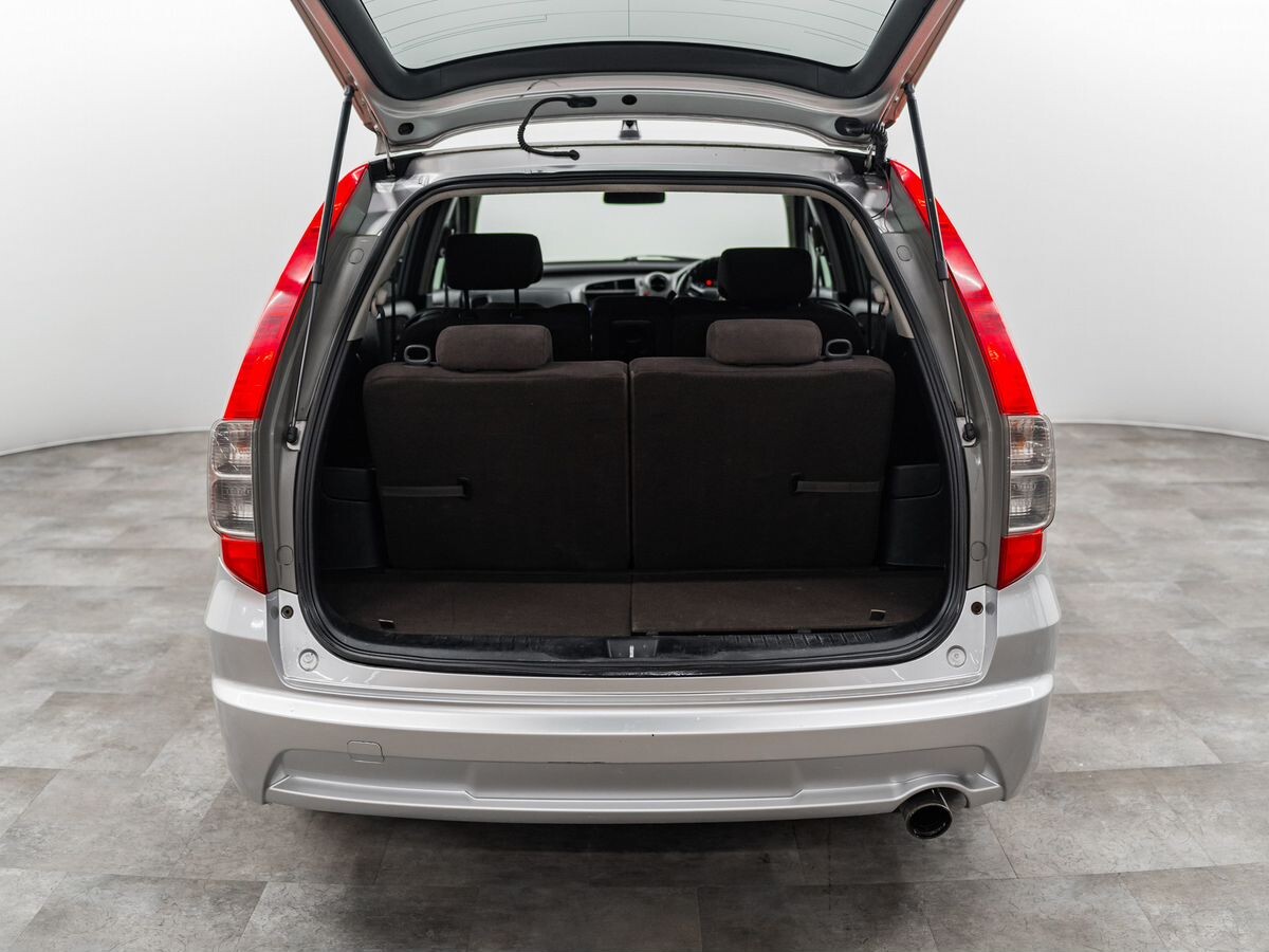 Honda Stream 2006 - фото автомобиля