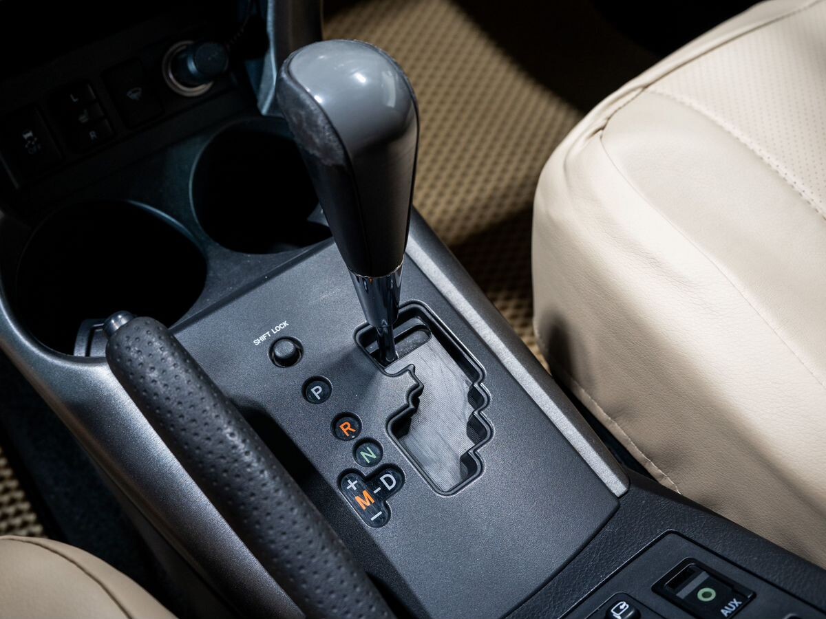 Toyota RAV4 2010 - фото автомобиля