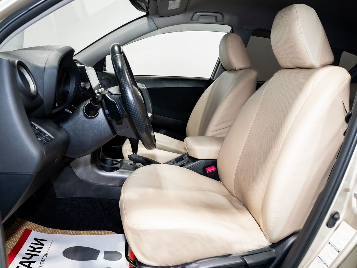 Toyota RAV4 2010 - фото автомобиля
