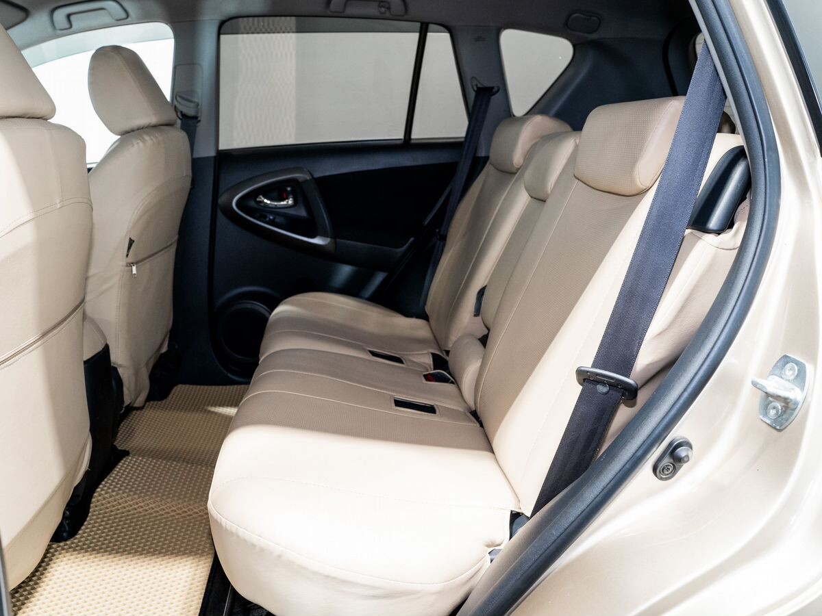 Toyota RAV4 2010 - фото автомобиля