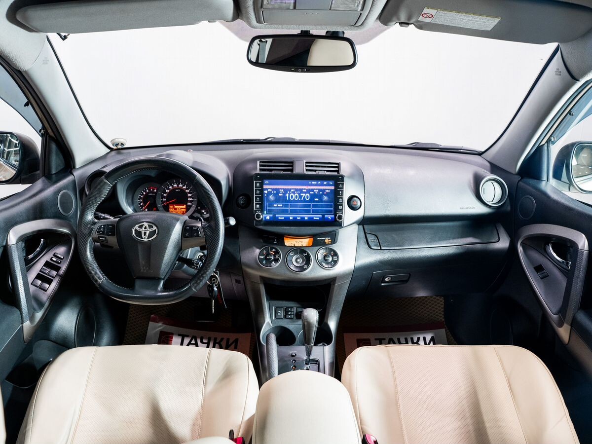 Toyota RAV4 2010 - фото автомобиля