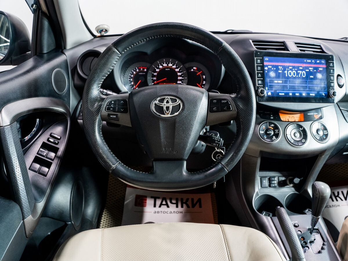 Toyota RAV4 2010 - фото автомобиля