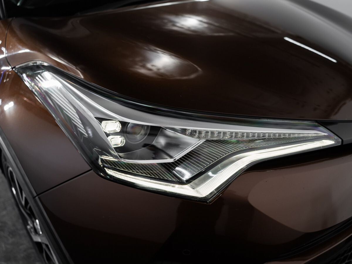 Toyota C-HR 2017 - фото автомобиля